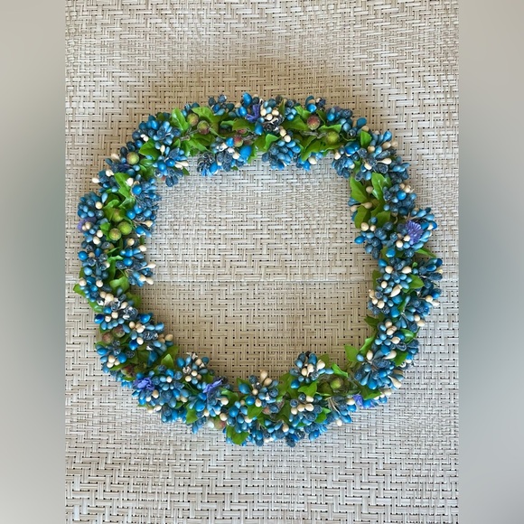 Valerie Parr Hill Pip Berry Wreath and Candle Ring - Picture 5 of 10